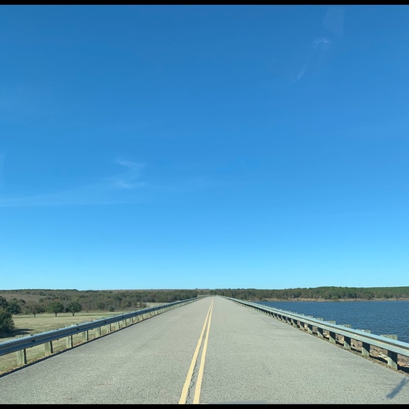 Hello! I’m Helen :) Like ♥️ this post to find my closet for future poshing! - Picture 8 of 13